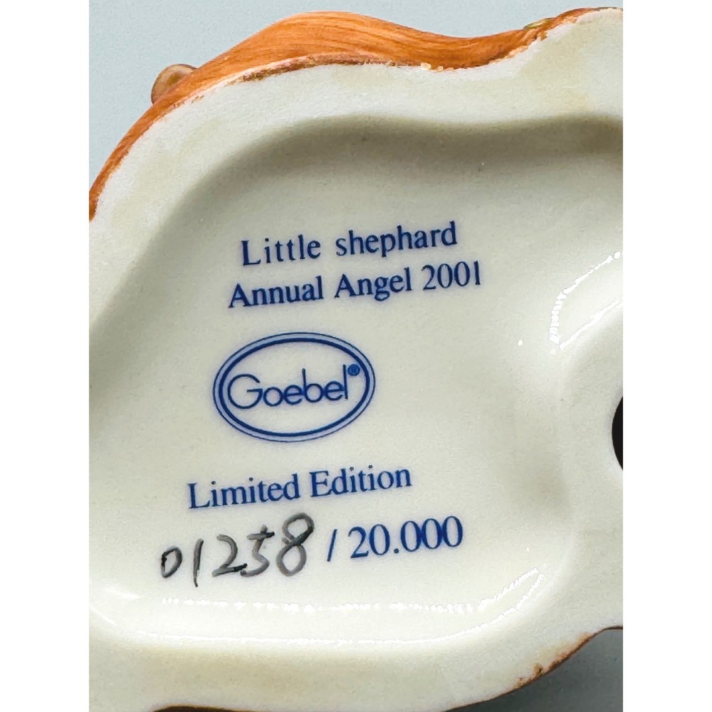 Goebel Little Shepherd Annual Angel 2001 Limited Edition Figurine 1238/20,000 - Picture 7 of 8